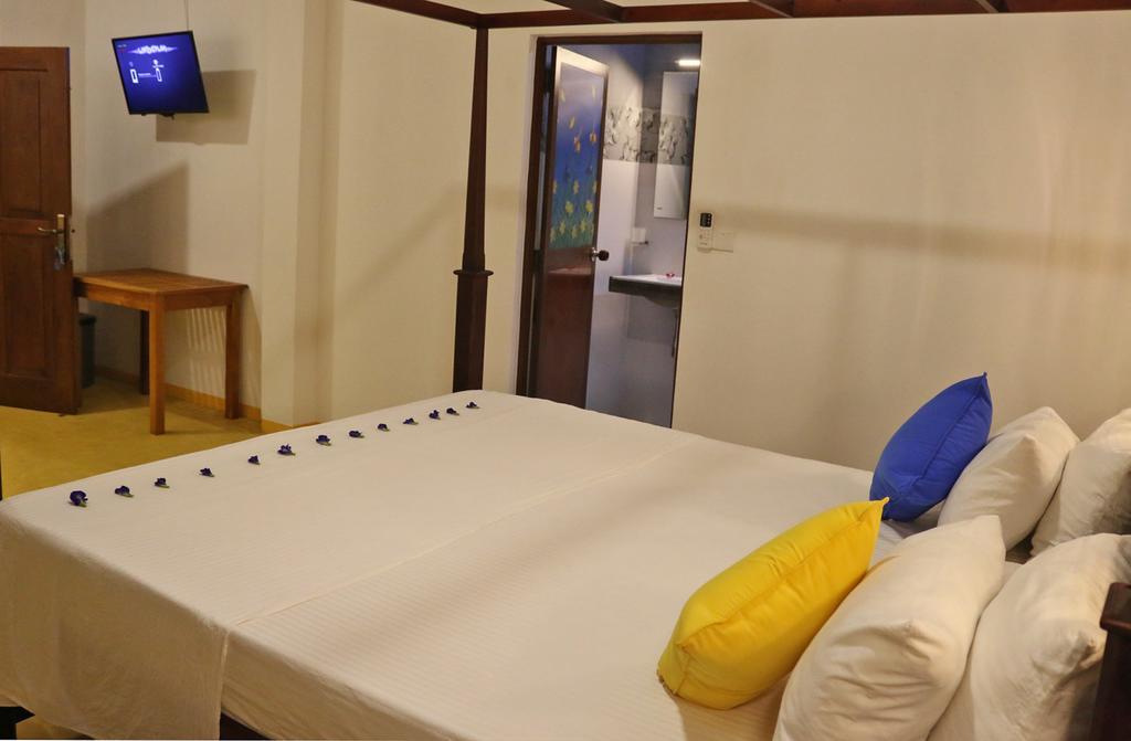 Sweden Inn Guesthouse ฮิกคาดูวา ภายนอก รูปภาพ