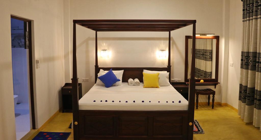 Sweden Inn Guesthouse ฮิกคาดูวา ภายนอก รูปภาพ